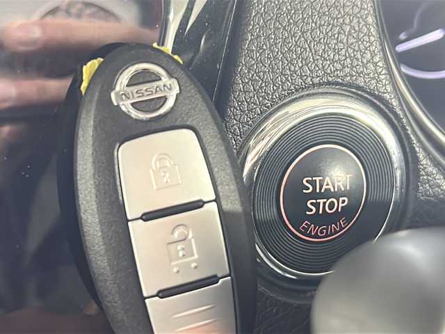 日産 エクストレイル 20X エマージェンシーブレーキ 広島県 2014(平26)年 4.7万km ダークメタルグレー 禁煙車/ワンオーナー/4WD/エマージェンシーブレーキ/車線逸脱警報/コーナーセンサー/純正ナビ（MM114D-W）/・フルセグ/CD/SD/AUX/バックカメラ/革巻きステアリング/オートライト/カプロンシート/前席シートヒーター/LEDヘッドライト/フォグランプ/スマートキー/プッシュスタート/スペアキー/ETC/純正ドアバイザー/アルミ付きスタッドレスタイヤ車載/純正17インチアルミホール/Wエアバック