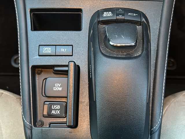 レクサス ＣＴ 200h バージョンC 徳島県 2013(平25)年 13万km ホワイトパールクリスタルシャイン 純正ナビ/バックカメラ/シートヒーター（D+N席）/クルーズコントロール/革巻きステアリング/フルオートウィンドウ/ハロゲンライト/フォグライト/オートライト/ETC/純正AW/純正フロアマット/プッシュスタート/スマートキー/カードキー