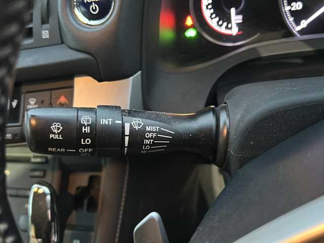 レクサス ＣＴ 200h バージョンC 徳島県 2013(平25)年 13万km ホワイトパールクリスタルシャイン 純正ナビ/バックカメラ/シートヒーター（D+N席）/クルーズコントロール/革巻きステアリング/フルオートウィンドウ/ハロゲンライト/フォグライト/オートライト/ETC/純正AW/純正フロアマット/プッシュスタート/スマートキー/カードキー