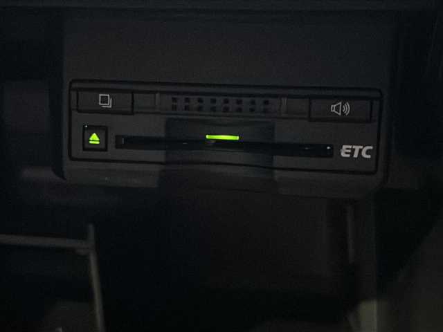 レクサス ＣＴ 200h バージョンC 徳島県 2013(平25)年 13万km ホワイトパールクリスタルシャイン 純正ナビ/バックカメラ/シートヒーター（D+N席）/クルーズコントロール/革巻きステアリング/フルオートウィンドウ/ハロゲンライト/フォグライト/オートライト/ETC/純正AW/純正フロアマット/プッシュスタート/スマートキー/カードキー