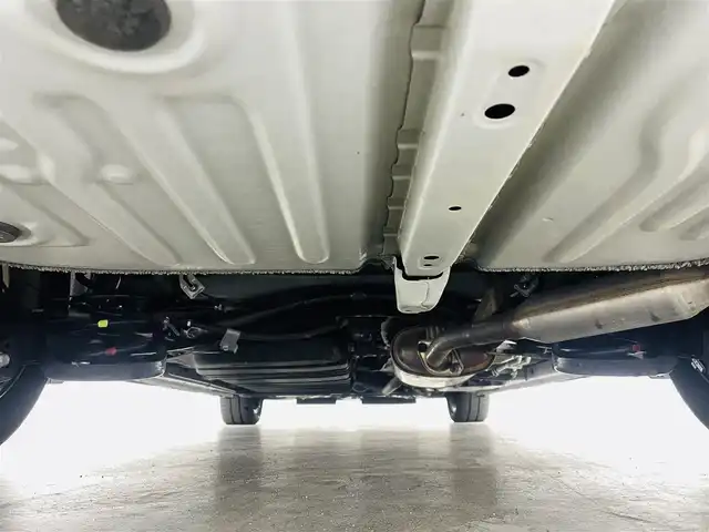 トヨタ ヴォクシー ハイブリッド ZS 煌Ⅲ 福島県 2021(令3)年 5.8万km ホワイトパールクリスタルシャイン トヨタセーフティセンス/・車線逸脱警報装置/・衝突被害軽減ブレーキ/・オートマチックハイビーム/純正ナビゲーション/・型番：NSZT-W68T/・フルセグTV/CD/BT/SD/HDMI/FM/AM/・バックカメラ/・ビルトインETC/・前後ドライブレコーダー/両側パワースライドドア/ハーフレザーシート/・D+N席シートヒーター/・D+N席エアシート/・ウォークスルー/・3列シート/革巻きステアリング/・ステアリングスイッチ/・クルーズコントロール/USB充電ポート/プッシュスタート/・スマートキー/・スペアキー1本/電動格納ミラー/・ウィンカーミラー/LEDヘッドライト/・オートライト/・フォグランプ/純正フロアマット/純正ドアバイザー/16インチAW