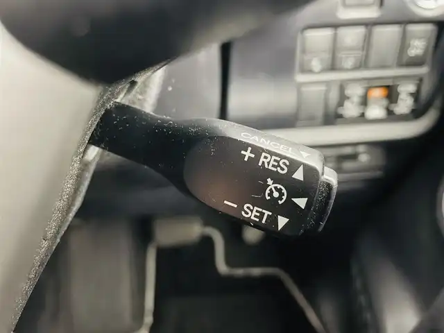 トヨタ ヴォクシー ハイブリッド ZS 煌Ⅲ 福島県 2021(令3)年 5.8万km ホワイトパールクリスタルシャイン トヨタセーフティセンス/・車線逸脱警報装置/・衝突被害軽減ブレーキ/・オートマチックハイビーム/純正ナビゲーション/・型番：NSZT-W68T/・フルセグTV/CD/BT/SD/HDMI/FM/AM/・バックカメラ/・ビルトインETC/・前後ドライブレコーダー/両側パワースライドドア/ハーフレザーシート/・D+N席シートヒーター/・D+N席エアシート/・ウォークスルー/・3列シート/革巻きステアリング/・ステアリングスイッチ/・クルーズコントロール/USB充電ポート/プッシュスタート/・スマートキー/・スペアキー1本/電動格納ミラー/・ウィンカーミラー/LEDヘッドライト/・オートライト/・フォグランプ/純正フロアマット/純正ドアバイザー/16インチAW