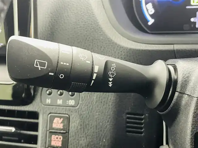 トヨタ ヴォクシー ハイブリッド ZS 煌Ⅲ 福島県 2021(令3)年 5.8万km ホワイトパールクリスタルシャイン トヨタセーフティセンス/・車線逸脱警報装置/・衝突被害軽減ブレーキ/・オートマチックハイビーム/純正ナビゲーション/・型番：NSZT-W68T/・フルセグTV/CD/BT/SD/HDMI/FM/AM/・バックカメラ/・ビルトインETC/・前後ドライブレコーダー/両側パワースライドドア/ハーフレザーシート/・D+N席シートヒーター/・D+N席エアシート/・ウォークスルー/・3列シート/革巻きステアリング/・ステアリングスイッチ/・クルーズコントロール/USB充電ポート/プッシュスタート/・スマートキー/・スペアキー1本/電動格納ミラー/・ウィンカーミラー/LEDヘッドライト/・オートライト/・フォグランプ/純正フロアマット/純正ドアバイザー/16インチAW