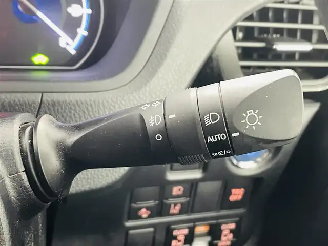 トヨタ ヴォクシー ハイブリッド ZS 煌Ⅲ 福島県 2021(令3)年 5.8万km ホワイトパールクリスタルシャイン トヨタセーフティセンス/・車線逸脱警報装置/・衝突被害軽減ブレーキ/・オートマチックハイビーム/純正ナビゲーション/・型番：NSZT-W68T/・フルセグTV/CD/BT/SD/HDMI/FM/AM/・バックカメラ/・ビルトインETC/・前後ドライブレコーダー/両側パワースライドドア/ハーフレザーシート/・D+N席シートヒーター/・D+N席エアシート/・ウォークスルー/・3列シート/革巻きステアリング/・ステアリングスイッチ/・クルーズコントロール/USB充電ポート/プッシュスタート/・スマートキー/・スペアキー1本/電動格納ミラー/・ウィンカーミラー/LEDヘッドライト/・オートライト/・フォグランプ/純正フロアマット/純正ドアバイザー/16インチAW