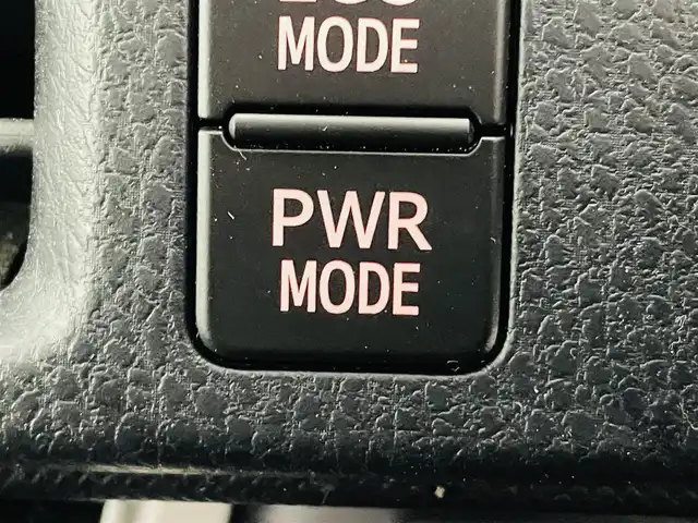 トヨタ ヴォクシー ハイブリッド ZS 煌Ⅲ 福島県 2021(令3)年 5.8万km ホワイトパールクリスタルシャイン トヨタセーフティセンス/・車線逸脱警報装置/・衝突被害軽減ブレーキ/・オートマチックハイビーム/純正ナビゲーション/・型番：NSZT-W68T/・フルセグTV/CD/BT/SD/HDMI/FM/AM/・バックカメラ/・ビルトインETC/・前後ドライブレコーダー/両側パワースライドドア/ハーフレザーシート/・D+N席シートヒーター/・D+N席エアシート/・ウォークスルー/・3列シート/革巻きステアリング/・ステアリングスイッチ/・クルーズコントロール/USB充電ポート/プッシュスタート/・スマートキー/・スペアキー1本/電動格納ミラー/・ウィンカーミラー/LEDヘッドライト/・オートライト/・フォグランプ/純正フロアマット/純正ドアバイザー/16インチAW