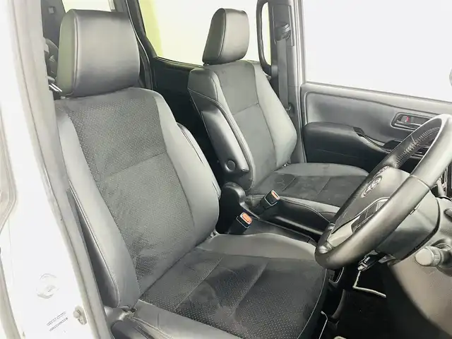 トヨタ ヴォクシー ハイブリッド ZS 煌Ⅲ 福島県 2021(令3)年 5.8万km ホワイトパールクリスタルシャイン トヨタセーフティセンス/・車線逸脱警報装置/・衝突被害軽減ブレーキ/・オートマチックハイビーム/純正ナビゲーション/・型番：NSZT-W68T/・フルセグTV/CD/BT/SD/HDMI/FM/AM/・バックカメラ/・ビルトインETC/・前後ドライブレコーダー/両側パワースライドドア/ハーフレザーシート/・D+N席シートヒーター/・D+N席エアシート/・ウォークスルー/・3列シート/革巻きステアリング/・ステアリングスイッチ/・クルーズコントロール/USB充電ポート/プッシュスタート/・スマートキー/・スペアキー1本/電動格納ミラー/・ウィンカーミラー/LEDヘッドライト/・オートライト/・フォグランプ/純正フロアマット/純正ドアバイザー/16インチAW