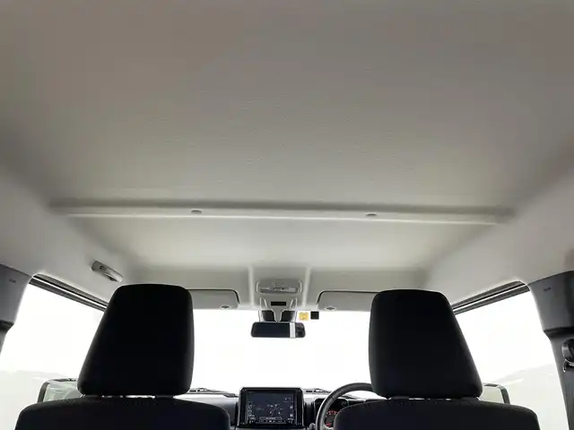 スズキ ジムニー XC 岡山県 2023(令5)年 2.1万km ミディアムグレー ８インチナビ　(SGC-812）/【CD/DVD/BT/フルセグ】/ターボ/シートヒーター　/ＬＥＤヘッドライト　/ＥＴＣ　/バックカメラ　/クルーズコントロール　/オートハイビーム　/ダウンヒルアシスト　/スマートキー/フォグランプ/純正アルミ/純正フロアマット/アイドリングストップ