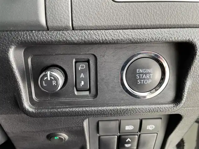 トヨタ ランドクルーザー プラド TX-L 70thアニバーサリーLTD 福井県 2022(令4)年 1.9万km ホワイトパールクリスタルシャイン 純正メーカーオプション９インチナビ/７人乗り仕様/寒冷地仕様　/全方位モニター　/プラドスーパーライブサウンド　　/サドルタン快適温熱レザーシート/純正１８インチアルミホイール　/純正スターター　/純正ビルトインＥＴＣ２．０/純正LEDヘッドライト/純正LEDフロントフォグ/フロントシールドデアイサー/ブラックルーフレール/JAOS製フロントスキッドバー/コンビハンドル/トヨタセーフティセンス/社外マフラー