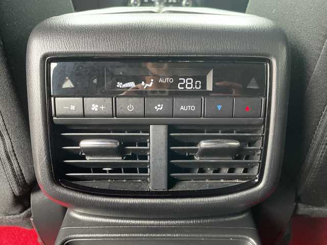 マツダ ＣＸ－８ XD スマートエディション 広島県 2023(令5)年 3.4万km ソウルレッドクリスタルM 禁煙/メーカーオプション/・ハンズフリー機能付パワーリフトゲート/・１０．２５インチセンターディスプレイ/・地上デジタルＴＶチューナー（フルセグ）/・充電用ＵＳＢ端子/・ワイヤレス充電（Ｑｉ）/・クルージング＆トラフィック・サポート/・ワイヤレス接続機能/・外部接続ハブ/SBS/SCBS/レーンキープアシスト/交通標識認識/ドライバーアテンションアラート/BSM/HUD/コーナーセンサー/マツダコネクト/・フルセグ/Bluetooth/USB/スマホ連携/360°ビューモニター/革巻きステアリング/ステアリングヒーター/ステアリングスイッチ/オートライト/LEDヘッドライト/スマートキー/プッシュスタート/シートヒーター/パワーシート/シートメモリー/前後ドライブレコーダー/ETC（グローブBOX内)/電動パーキングブレーキ/オートホールド/純正17インチアルミホイール/W+サイド+カーテンエアバック