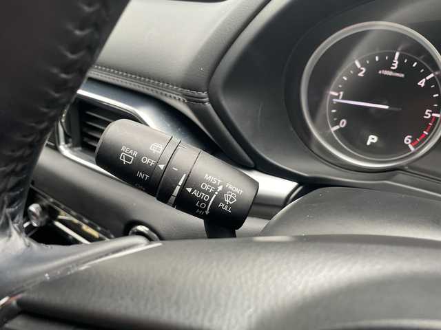 マツダ ＣＸ－８ XD スマートエディション 広島県 2023(令5)年 3.4万km ソウルレッドクリスタルM 禁煙/メーカーオプション/・ハンズフリー機能付パワーリフトゲート/・１０．２５インチセンターディスプレイ/・地上デジタルＴＶチューナー（フルセグ）/・充電用ＵＳＢ端子/・ワイヤレス充電（Ｑｉ）/・クルージング＆トラフィック・サポート/・ワイヤレス接続機能/・外部接続ハブ/SBS/SCBS/レーンキープアシスト/交通標識認識/ドライバーアテンションアラート/BSM/HUD/コーナーセンサー/マツダコネクト/・フルセグ/Bluetooth/USB/スマホ連携/360°ビューモニター/革巻きステアリング/ステアリングヒーター/ステアリングスイッチ/オートライト/LEDヘッドライト/スマートキー/プッシュスタート/シートヒーター/パワーシート/シートメモリー/前後ドライブレコーダー/ETC（グローブBOX内)/電動パーキングブレーキ/オートホールド/純正17インチアルミホイール/W+サイド+カーテンエアバック