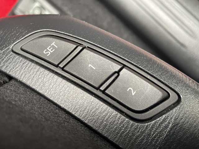 マツダ ＣＸ－８ XD スマートエディション 広島県 2023(令5)年 3.4万km ソウルレッドクリスタルM 禁煙/メーカーオプション/・ハンズフリー機能付パワーリフトゲート/・１０．２５インチセンターディスプレイ/・地上デジタルＴＶチューナー（フルセグ）/・充電用ＵＳＢ端子/・ワイヤレス充電（Ｑｉ）/・クルージング＆トラフィック・サポート/・ワイヤレス接続機能/・外部接続ハブ/SBS/SCBS/レーンキープアシスト/交通標識認識/ドライバーアテンションアラート/BSM/HUD/コーナーセンサー/マツダコネクト/・フルセグ/Bluetooth/USB/スマホ連携/360°ビューモニター/革巻きステアリング/ステアリングヒーター/ステアリングスイッチ/オートライト/LEDヘッドライト/スマートキー/プッシュスタート/シートヒーター/パワーシート/シートメモリー/前後ドライブレコーダー/ETC（グローブBOX内)/電動パーキングブレーキ/オートホールド/純正17インチアルミホイール/W+サイド+カーテンエアバック