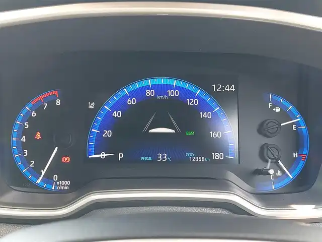 トヨタ カローラ クロス Z 東京都 2023(令5)年 1.3万km アティチュードブラックマイカ 純正ディスプレイオーディオ/パノラミックビューモニター/ビルトインETC/ドライブレコーダー/パワーバックドア/シートヒーター/パワーシート/LEDヘッドライト/トヨタセーフティセンス/プリクラッシュセーフティ/レーントレーシングアシスト/レーダークルーズコントロール/オートマチックハイビーム/ブラインドスポットモニター/コーナーセンサー