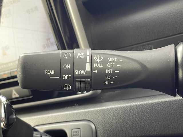 スズキ ワゴンＲ スティングレー HYBRID T 岐阜県 2017(平29)年 7万km スチールシルバーM ターボ車/８インチメモリーナビ　CN-RZ82/CD/DVD/Bluetooth/フルセグTV/衝突軽減ブレーキ/レーンキープアシスト/ヘッドアップディスプレイ/クルーズコントロール/シートヒーター/ステアリングスイッチ/オートエアコン/サイドエアバッグ/パドルシフト/オートLEDライト/フォグライト/スマートキー/プッシュスタート/ETC/社外１６インチアルミホイール/スタッドレス・ホイールセット車載