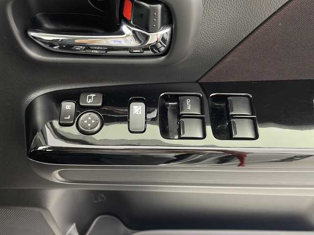 スズキ ワゴンＲ スティングレー HYBRID T 岐阜県 2017(平29)年 7万km スチールシルバーM ターボ車/８インチメモリーナビ　CN-RZ82/CD/DVD/Bluetooth/フルセグTV/衝突軽減ブレーキ/レーンキープアシスト/ヘッドアップディスプレイ/クルーズコントロール/シートヒーター/ステアリングスイッチ/オートエアコン/サイドエアバッグ/パドルシフト/オートLEDライト/フォグライト/スマートキー/プッシュスタート/ETC/社外１６インチアルミホイール/スタッドレス・ホイールセット車載