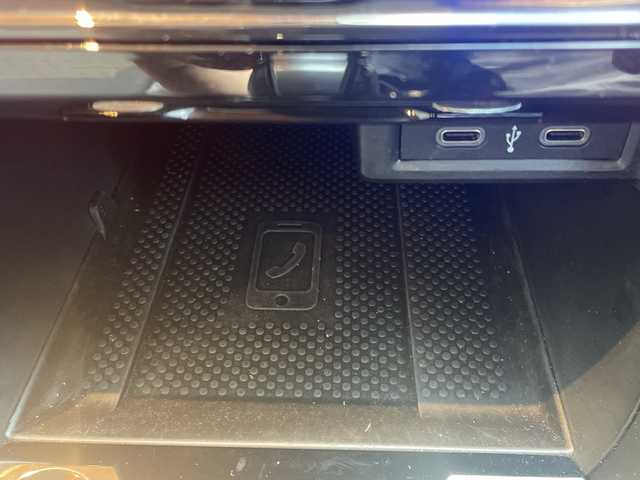 フォルクスワーゲン Ｔ－クロス TSI アクティブ 高知県 2022(令4)年 1.8万km 白 純正HDDナビ/【Bluetooth】/バックカメラ/クルーズコントロール(追従走行有り)/衝突被害軽減ブレーキ(プリクラッシュセーフティ：PCS)/パーキングアシスタント/ブラインドスポットモニター/横滑り防止/ルーフレール/コーナー、バックセンサー/ETC2.0/ドライブレコーダー前後/オートライト/純正LEDライト/スマートキー/プッシュスタート/MTモード付きAT/アイドリングストップ/純正アルミホイール 16インチ/ウインカーミラー/純正フロアマット