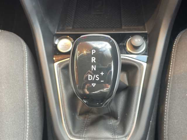 フォルクスワーゲン Ｔ－クロス TSI アクティブ 高知県 2022(令4)年 1.8万km 白 純正HDDナビ/【Bluetooth】/バックカメラ/クルーズコントロール(追従走行有り)/衝突被害軽減ブレーキ(プリクラッシュセーフティ：PCS)/パーキングアシスタント/ブラインドスポットモニター/横滑り防止/ルーフレール/コーナー、バックセンサー/ETC2.0/ドライブレコーダー前後/オートライト/純正LEDライト/スマートキー/プッシュスタート/MTモード付きAT/アイドリングストップ/純正アルミホイール 16インチ/ウインカーミラー/純正フロアマット