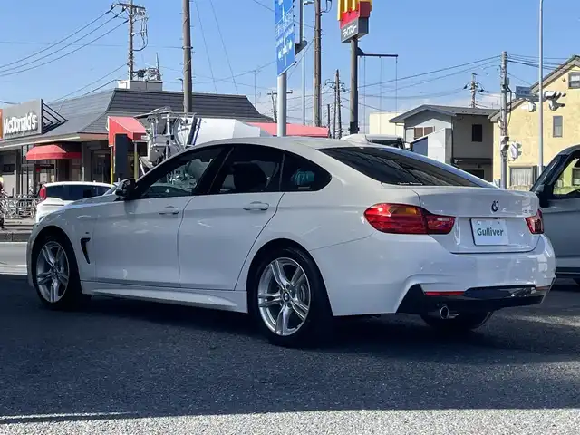 ＢＭＷ ４２０ｉ グランクーペ Mスポーツ 埼玉県 2015(平27)年 2.1万km アルピンホワイトⅢ ・パーキングサポートパッケージ/・レーンチェンジウォーニング/・パークディスタンスコントロール/・パーキングアシスト/・アダプティブLEDヘットライト/・LEDフォグライト/・純正ナビ（AM/FM/CD/DVD/BT)/・ドライブレコーダー/・ETC/・MTモード/・パワーシート/・パワーバックドア/・ステアリングスイッチ/・アダプティブクルーズコントロール/・横滑り防止装置/・衝突防止システム/・レーンアシスト/・コーナーセンサー/・保証書/・取扱説明書/・スペアキー×1