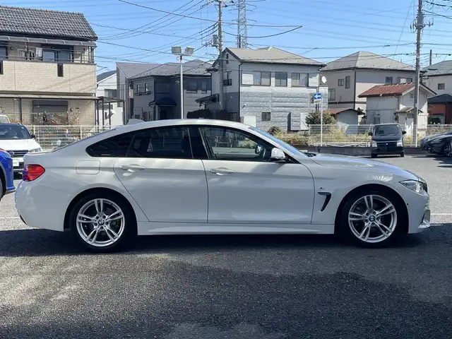 ＢＭＷ ４２０ｉ グランクーペ Mスポーツ 埼玉県 2015(平27)年 2.1万km アルピンホワイトⅢ ・パーキングサポートパッケージ/・レーンチェンジウォーニング/・パークディスタンスコントロール/・パーキングアシスト/・アダプティブLEDヘットライト/・LEDフォグライト/・純正ナビ（AM/FM/CD/DVD/BT)/・ドライブレコーダー/・ETC/・MTモード/・パワーシート/・パワーバックドア/・ステアリングスイッチ/・アダプティブクルーズコントロール/・横滑り防止装置/・衝突防止システム/・レーンアシスト/・コーナーセンサー/・保証書/・取扱説明書/・スペアキー×1