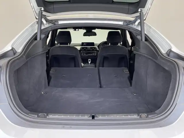 ＢＭＷ ４２０ｉ グランクーペ Mスポーツ 栃木県 2015(平27)年 2.2万km アルピンホワイトⅢ ・前方ドラレコ/・パーキングサポートパッケージ/・レーンチェンジウォーニング/・パークディスタンスコントロール/・パーキングアシスト/・LEDフォグライト/・純正ナビ（AM/FM/CD/DVD/BT)/・ドライブレコーダー/・ETC/・MTモード/・パワーシート/・パワーバックドア/・ステアリングスイッチ/・アダプティブクルーズコントロール/・横滑り防止装置/・衝突防止システム/・レーンアシスト/・コーナーセンサー/・保証書/・取扱説明書/・スペアキー×1