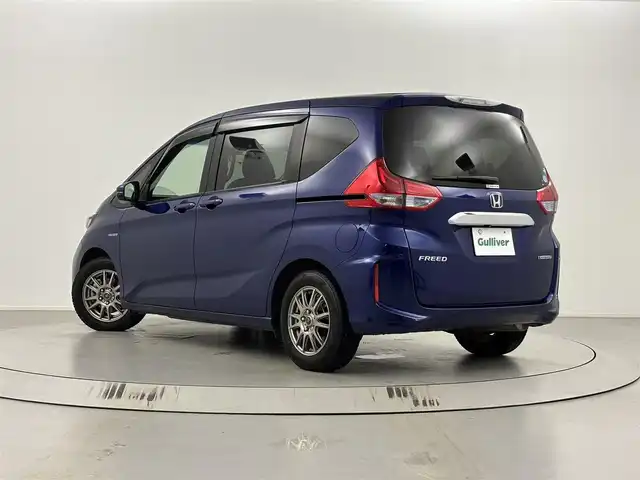 ホンダ フリード ハイブリット G ホンダセンシング 埼玉県 2019(平31)年 6.2万km コバルトブルーパール 衝突軽減ブレーキ/純正９インチナビゲーション/(フルセグTV/CD/DVD/Bluetooth/SD/AM/FM)/バックカメラ/アダプティブクルーズコントロール/レーンキープアシスト/先行車発進お知らせ/アクティブコーナリングライト/両側パワースライドドア /ビルトインETC/オートLEDヘッドライト/純正ホイールサマータイヤ車載/ロールサンシェード/スマートキー/プッシュスタート