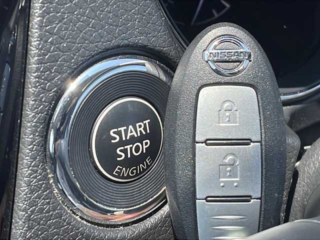 日産 エクストレイル 20X エマージェンシーブレーキ 三重県 2015(平27)年 6.9万km ダイヤモンドブラック 純正8型ナビ(AM/FM/CD/DVD/TV/BT)/バックカメラ/フルセグTV/前席シートヒーター/スペアキー/革巻きステアリング/ヒーテッドドアミラー/クリアランスソナー/純正フロアマット/電動格納ミラー/禁煙車