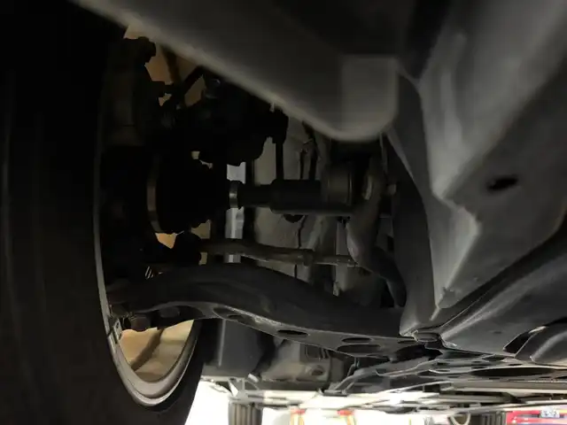 トヨタ カローラ スポーツ ハイブリッドG 三重県 2018(平30)年 6.8万km プラチナホワイトパールマイカ ハイブリッド/FF/フロアCVT/純正 7インチナビ NSCD-W66/（AM/FM/CD/TV/SD/Bluetooth/AUX）/バックガイドモニター/ビルトインETC/Toyota Safety Sense/●プリクラッシュセーフティ/●レーントレーシングアシスト/●レーダークルコン（全車速追従機能付）/●オートハイビーム/●ロードサインアシスト/・【OP】インテリジェントクリアランスソナー［パーキングサポートブレーキ（静止物）］/・【OP】ブラインドスポットモニター＋リヤクロストラフィックオートブレーキ（後方接近車両）/・【OP】パーキングサポートブレーキ（前後静止物）/・車両接近通報装置/装備/・左右独立温度コントロールフルオートエアコン/・オートライト/・LED ヘッドランプ/・電子パーキングブレーキ/・オートブレーキホールド/・ステアリングスイッチ/・プッシュスタート/・純正16inAW/・保/取/・スマートキーx2/など