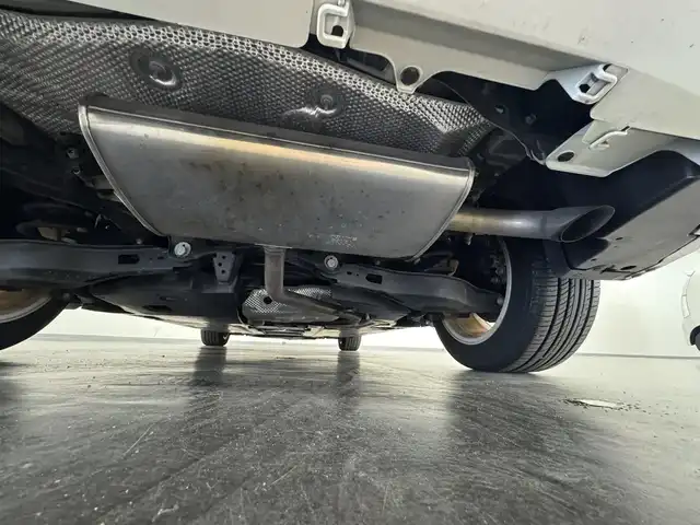トヨタ カローラ スポーツ ハイブリッドG 三重県 2018(平30)年 6.8万km プラチナホワイトパールマイカ ハイブリッド/FF/フロアCVT/純正 7インチナビ NSCD-W66/（AM/FM/CD/TV/SD/Bluetooth/AUX）/バックガイドモニター/ビルトインETC/Toyota Safety Sense/●プリクラッシュセーフティ/●レーントレーシングアシスト/●レーダークルコン（全車速追従機能付）/●オートハイビーム/●ロードサインアシスト/・【OP】インテリジェントクリアランスソナー［パーキングサポートブレーキ（静止物）］/・【OP】ブラインドスポットモニター＋リヤクロストラフィックオートブレーキ（後方接近車両）/・【OP】パーキングサポートブレーキ（前後静止物）/・車両接近通報装置/装備/・左右独立温度コントロールフルオートエアコン/・オートライト/・LED ヘッドランプ/・電子パーキングブレーキ/・オートブレーキホールド/・ステアリングスイッチ/・プッシュスタート/・純正16inAW/・保/取/・スマートキーx2/など