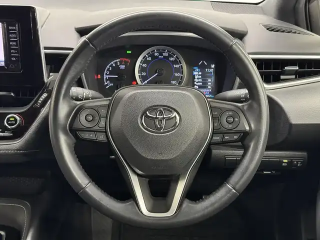 トヨタ カローラ スポーツ ハイブリッドG 三重県 2018(平30)年 6.8万km プラチナホワイトパールマイカ ハイブリッド/FF/フロアCVT/純正 7インチナビ NSCD-W66/（AM/FM/CD/TV/SD/Bluetooth/AUX）/バックガイドモニター/ビルトインETC/Toyota Safety Sense/●プリクラッシュセーフティ/●レーントレーシングアシスト/●レーダークルコン（全車速追従機能付）/●オートハイビーム/●ロードサインアシスト/・【OP】インテリジェントクリアランスソナー［パーキングサポートブレーキ（静止物）］/・【OP】ブラインドスポットモニター＋リヤクロストラフィックオートブレーキ（後方接近車両）/・【OP】パーキングサポートブレーキ（前後静止物）/・車両接近通報装置/装備/・左右独立温度コントロールフルオートエアコン/・オートライト/・LED ヘッドランプ/・電子パーキングブレーキ/・オートブレーキホールド/・ステアリングスイッチ/・プッシュスタート/・純正16inAW/・保/取/・スマートキーx2/など