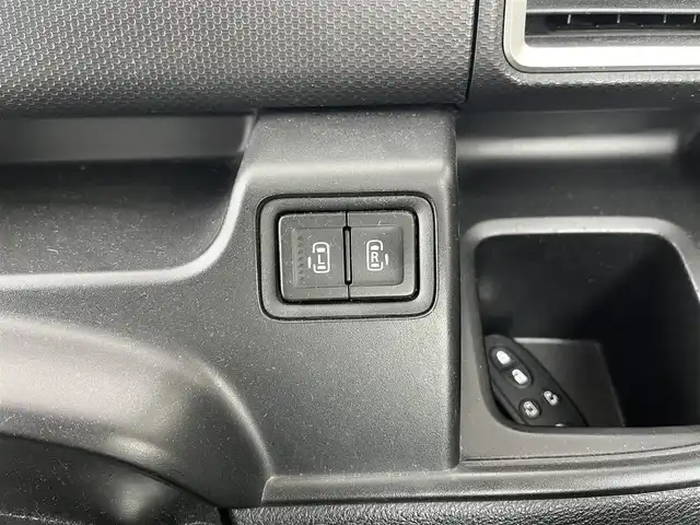 スズキ ソリオ HV MZ 高知県 2018(平30)年 5.3万km ピュアホワイトP 純正ナビ/　Bluetooth/フルセグ/　CD/DVD/AM/FM/全方位カメラ/ドライブレコーダー/ワンオーナー/クルーズコントロール/ETC/MTモード付AT/パドルシフト/プッシュスタート/スマートキー/両側パワースライドドア/HIDヘッドライト/純正15インチアルミホイール/純正フロアマット/シートヒーター/アイドリングストップ/オートライト/記録簿/保証書/取扱説明書/盗難防止装置