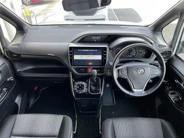 トヨタ ヴォクシー ZS 煌Ⅱ 東京都 2020(令2)年 4.6万km ホワイトパールクリスタルシャイン 純１０．１型ナビ　/・Ｂｌｕｅｔｏｏｔｈ　/・ＣＤ／ＤＶＤ再生　/・フルセグ/純正12インチフリップダウンモニター/両側電動スライドドア　/ＬＥＤヘッドライト　/オートハイビーム　/トヨタセーフティセンス　/レーンキープアシスト　/クルーズコントロール　