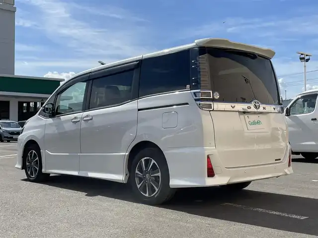 トヨタ ヴォクシー ZS 煌Ⅱ 東京都 2020(令2)年 4.6万km ホワイトパールクリスタルシャイン 純１０．１型ナビ　/・Ｂｌｕｅｔｏｏｔｈ　/・ＣＤ／ＤＶＤ再生　/・フルセグ/純正12インチフリップダウンモニター/両側電動スライドドア　/ＬＥＤヘッドライト　/オートハイビーム　/トヨタセーフティセンス　/レーンキープアシスト　/クルーズコントロール　