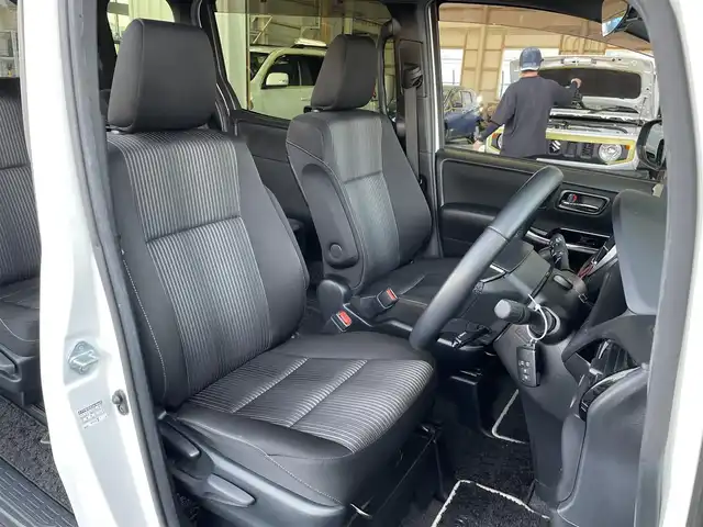トヨタ ヴォクシー ZS 煌Ⅱ 東京都 2020(令2)年 4.6万km ホワイトパールクリスタルシャイン 純１０．１型ナビ　/・Ｂｌｕｅｔｏｏｔｈ　/・ＣＤ／ＤＶＤ再生　/・フルセグ/純正12インチフリップダウンモニター/両側電動スライドドア　/ＬＥＤヘッドライト　/オートハイビーム　/トヨタセーフティセンス　/レーンキープアシスト　/クルーズコントロール　