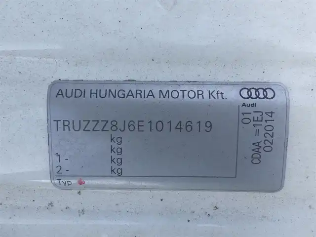 アウディ ＴＴクーペ 1．8 TFSI Sライン コンペティション 千葉県 2014(平26)年 5.2万km グレイシアホワイトメタリック 純正SDナビ/地デジTV/【DVD/CD再生機能　Bluetooth接続】/革巻きステアリング/パドルシフト/ハーフレザーシート/ドライブレコーダー/ETC/HIDヘッドライト/フォグライト/ウインカーミラー/純正19インチアルミホイル/キーレス