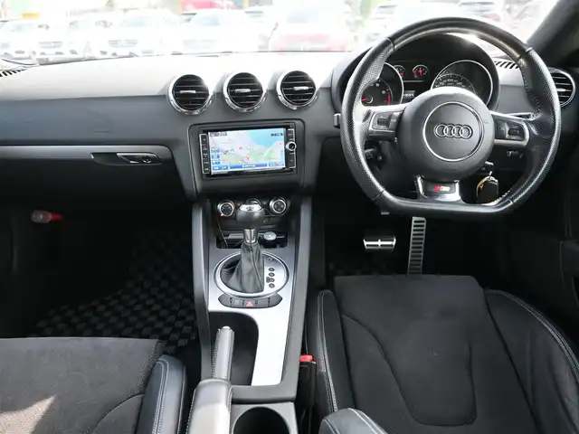 アウディ ＴＴクーペ 1．8 TFSI Sライン コンペティション 千葉県 2014(平26)年 5.2万km グレイシアホワイトメタリック 純正SDナビ/地デジTV/【DVD/CD再生機能　Bluetooth接続】/革巻きステアリング/パドルシフト/ハーフレザーシート/ドライブレコーダー/ETC/HIDヘッドライト/フォグライト/ウインカーミラー/純正19インチアルミホイル/キーレス