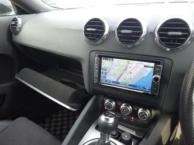 アウディ ＴＴクーペ 1．8 TFSI Sライン コンペティション 千葉県 2014(平26)年 5.2万km グレイシアホワイトメタリック 純正SDナビ/地デジTV/【DVD/CD再生機能　Bluetooth接続】/革巻きステアリング/パドルシフト/ハーフレザーシート/ドライブレコーダー/ETC/HIDヘッドライト/フォグライト/ウインカーミラー/純正19インチアルミホイル/キーレス