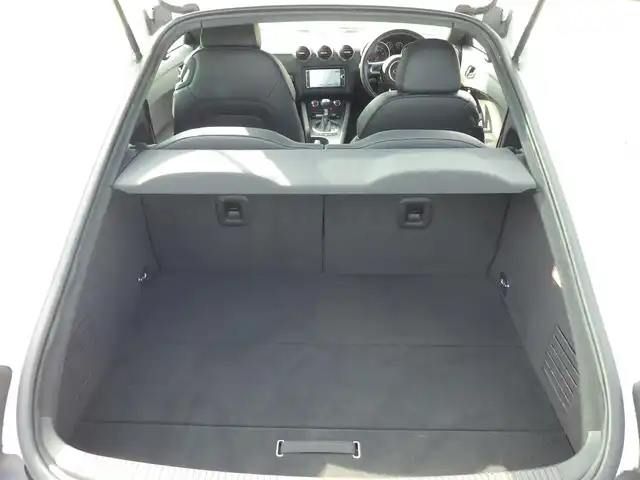 アウディ ＴＴクーペ 1．8 TFSI Sライン コンペティション 千葉県 2014(平26)年 5.2万km グレイシアホワイトメタリック 純正SDナビ/地デジTV/【DVD/CD再生機能　Bluetooth接続】/革巻きステアリング/パドルシフト/ハーフレザーシート/ドライブレコーダー/ETC/HIDヘッドライト/フォグライト/ウインカーミラー/純正19インチアルミホイル/キーレス