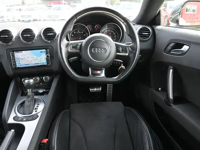 アウディ ＴＴクーペ 1．8 TFSI Sライン コンペティション 千葉県 2014(平26)年 5.2万km グレイシアホワイトメタリック 純正SDナビ/地デジTV/【DVD/CD再生機能　Bluetooth接続】/革巻きステアリング/パドルシフト/ハーフレザーシート/ドライブレコーダー/ETC/HIDヘッドライト/フォグライト/ウインカーミラー/純正19インチアルミホイル/キーレス