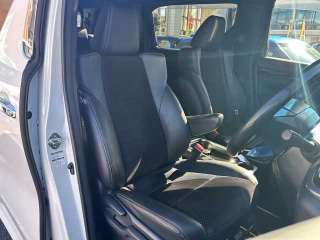 トヨタ ヴェルファイア Z Aエディション ゴールデンアイズ 大分県 2017(平29)年 8.9万km ホワイトパールクリスタルシャイン 〇ワンオーナー/〇純正メモリーナビ（NSZN-Z66T）/　CD/DVD/BT/フルセグ/ラジオ/〇バックカメラ/〇純正フリップダウンモニター/〇社外ドラブレコーダー/〇クルーズコントロール/〇両側パワースライドドア/〇ウッドコンビハンドル/〇ステアリングスイッチ/〇ETC/〇スマートキー/〇エンジンプッシュスタート/〇黒木目調パネル/〇フロアマット/〇ドアバイザー/〇nanoeエアコン/〇AC100V電源/〇パワーバックドア/〇保証書/〇取扱説明書/〇スペアキー