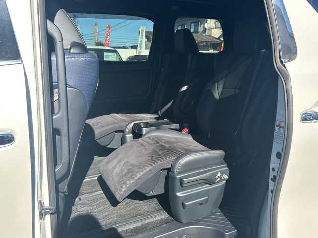 トヨタ ヴェルファイア Z Aエディション ゴールデンアイズ 大分県 2017(平29)年 8.9万km ホワイトパールクリスタルシャイン 〇ワンオーナー/〇純正メモリーナビ（NSZN-Z66T）/　CD/DVD/BT/フルセグ/ラジオ/〇バックカメラ/〇純正フリップダウンモニター/〇社外ドラブレコーダー/〇クルーズコントロール/〇両側パワースライドドア/〇ウッドコンビハンドル/〇ステアリングスイッチ/〇ETC/〇スマートキー/〇エンジンプッシュスタート/〇黒木目調パネル/〇フロアマット/〇ドアバイザー/〇nanoeエアコン/〇AC100V電源/〇パワーバックドア/〇保証書/〇取扱説明書/〇スペアキー