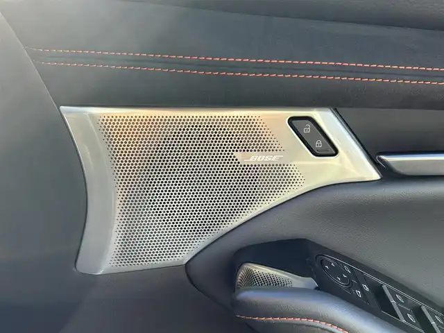 マツダ マツダ３ファストバック 15S レトロスポーツED 愛媛県 2024(令6)年 0.3万km スノーフレイクホワイトパールマイカ BOSEサウンド/マツダコネクト10.25インチセンターディスプレイ/Bluetooth/フルセグTV/HDMI/ワイヤレス充電/マツダコネクトナビ/360度ビューモニター/ドライバーモニタリング/スマートブレーキサポート/AT誤発信抑制制御/全車速追従機能付きレーダークルーズ/クルージングトラフィックサポート/車線逸脱警報システム/ブラインドスポットモニタリング/アダプティブLEDヘッドライト/ヘッドアップディスプレイ/ナビ連動前後ドライブレコーダー/D席パワーシート/前席シートヒーター/ステアリングヒーター/前後コーナーセンサー/ビルトインETC/純正ブラックメタリック塗装18インチAW/プッシュスタート/純正フロアマット