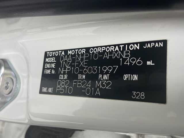 トヨタ アクア S 群馬県 2012(平24)年 6.1万km ライムホワイトパールクリスタルシャイン 雹害車　ナビ　ワンセグＴＶ　ＥＴＣ　前席シートヒーター　オートライト　フォグランプ　プッシュスタートボタン　スマートキー　純正アルミホイール積込　ドライブレコーダー　横滑り防止装置　フロアマット　禁煙