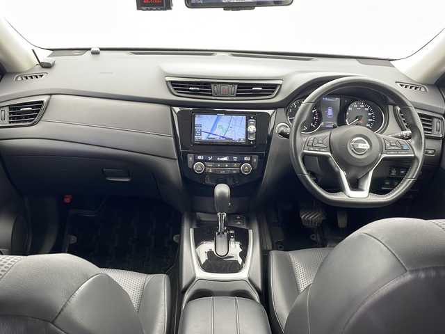 日産 エクストレイル 20Xi 千葉県 2019(令1)年 4.5万km ブリリアントホワイトパール プロパイロット/（衝突軽減ブレーキ　レーンキープアシスト　レーダークルーズコントロール　標識認識機能）/社外メモリナビ/（フルセグ/Bluetooth/CD/DVD/AM/FM）/全方位カメラ/デジタルインナーミラー/前後ドライブレコーダー/ETC/シートバックモニター/ルーフレール/パワーバックドア/ブラインドスポットモニター/ダウンヒルアシストコントロール/カプロンシート/電子パーキングブレーキ/プッシュスタート/スマートキー/スペアキー/電動格納ミラー/純正18インチアルミホイール