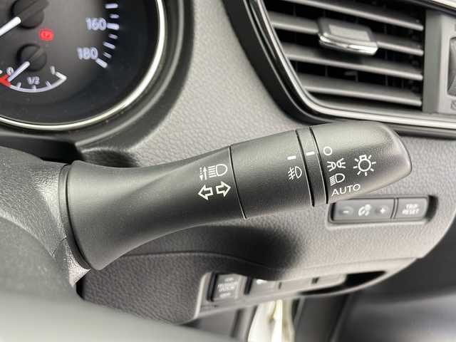 日産 エクストレイル 20Xi 千葉県 2019(令1)年 4.5万km ブリリアントホワイトパール プロパイロット/（衝突軽減ブレーキ　レーンキープアシスト　レーダークルーズコントロール　標識認識機能）/社外メモリナビ/（フルセグ/Bluetooth/CD/DVD/AM/FM）/全方位カメラ/デジタルインナーミラー/前後ドライブレコーダー/ETC/シートバックモニター/ルーフレール/パワーバックドア/ブラインドスポットモニター/ダウンヒルアシストコントロール/カプロンシート/電子パーキングブレーキ/プッシュスタート/スマートキー/スペアキー/電動格納ミラー/純正18インチアルミホイール