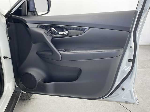 日産 エクストレイル 20Xi 千葉県 2019(令1)年 4.5万km ブリリアントホワイトパール プロパイロット/（衝突軽減ブレーキ　レーンキープアシスト　レーダークルーズコントロール　標識認識機能）/社外メモリナビ/（フルセグ/Bluetooth/CD/DVD/AM/FM）/全方位カメラ/デジタルインナーミラー/前後ドライブレコーダー/ETC/シートバックモニター/ルーフレール/パワーバックドア/ブラインドスポットモニター/ダウンヒルアシストコントロール/カプロンシート/電子パーキングブレーキ/プッシュスタート/スマートキー/スペアキー/電動格納ミラー/純正18インチアルミホイール