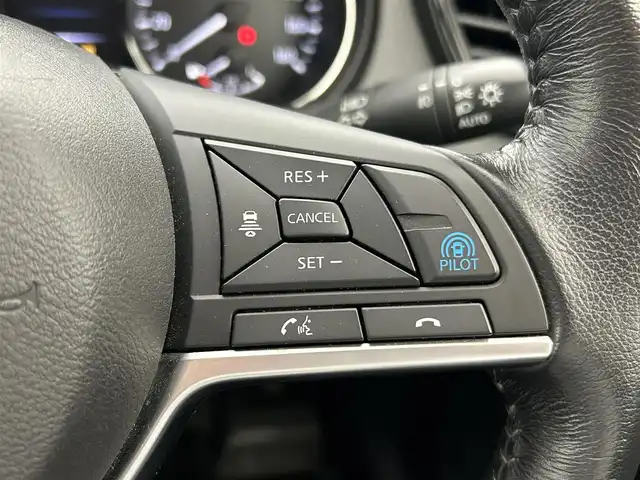 日産 エクストレイル 20Xi 福井県 2019(令1)年 4.5万km ブリリアントホワイトパール プロパイロット/・衝突軽減ブレーキ/レーンキープアシスト/レーダークルーズコントロール/標識認識機能/社外メモリナビ/・フルセグTV/Bluetooth/CD/DVD/AM/FM/全方位カメラ/デジタルインナーミラー/前後ドライブレコーダー/ETC/シートバックモニター/ルーフレール/パワーバックドア/ブラインドスポットモニター/ダウンヒルアシストコントロール/電動パーキングブレーキ/スペアキー/純正18インチアルミホイール