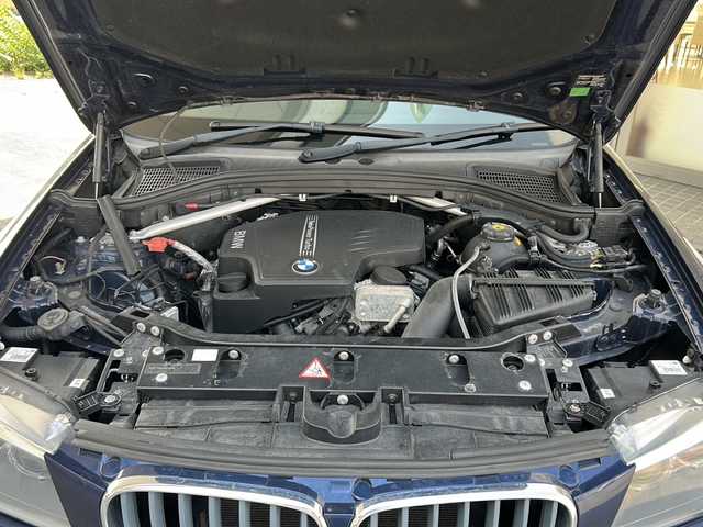 ＢＭＷ Ｘ３ xDrive20i 沖縄県 2012(平24)年 8.8万km 紺 禁煙車/サンルーフ/ルーフレール/レザーシート/メーカー9インチナビ/（CD/DVD/フルセグTV/Bluetooth/ラジオ）/全方位カメラ/ビルトインETC/電動パーキングブレーキ/オートブレーキホールド/コーナーセンサー/ダウンヒルアシストコントロール/シートヒーター/パワーシート/シートメモリー/リアエアコン