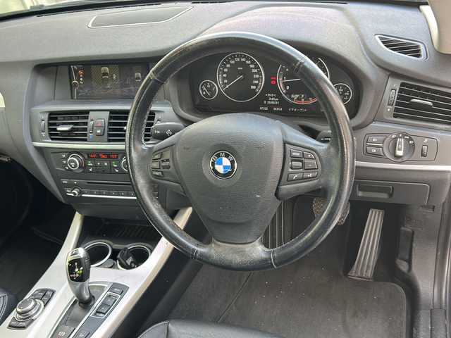 ＢＭＷ Ｘ３ xDrive20i 沖縄県 2012(平24)年 8.8万km 紺 禁煙車/サンルーフ/ルーフレール/レザーシート/メーカー9インチナビ/（CD/DVD/フルセグTV/Bluetooth/ラジオ）/全方位カメラ/ビルトインETC/電動パーキングブレーキ/オートブレーキホールド/コーナーセンサー/ダウンヒルアシストコントロール/シートヒーター/パワーシート/シートメモリー/リアエアコン