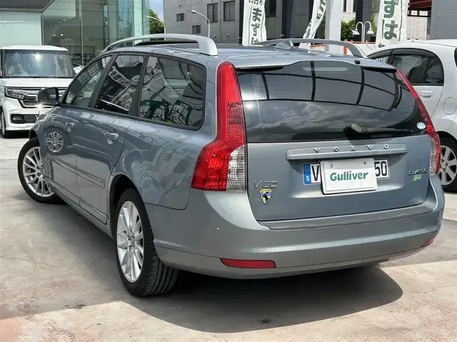 ボルボ Ｖ５０ 2．0 クラシック 京都府 2012(平24)年 5.4万km カメレオンブルーメタリック  社外HDDナビ/ レザーシート/　・前席パワーシート/　・前席シートヒーター/ サンルーフ/ クルーズコントロール/ ETC/ 12Vシガーソケット/ センターコンソール/ 電動格納ミラー/ HIDヘッドライト/ フォグライト/ 純正17インチアルミホイール/ ルーフレール
