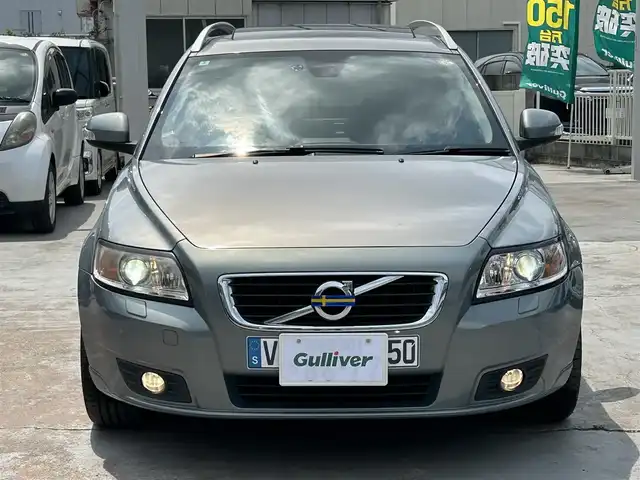 ボルボ Ｖ５０ 2．0 クラシック 京都府 2012(平24)年 5.4万km カメレオンブルーメタリック  社外HDDナビ/ レザーシート/　・前席パワーシート/　・前席シートヒーター/ サンルーフ/ クルーズコントロール/ ETC/ 12Vシガーソケット/ センターコンソール/ 電動格納ミラー/ HIDヘッドライト/ フォグライト/ 純正17インチアルミホイール/ ルーフレール