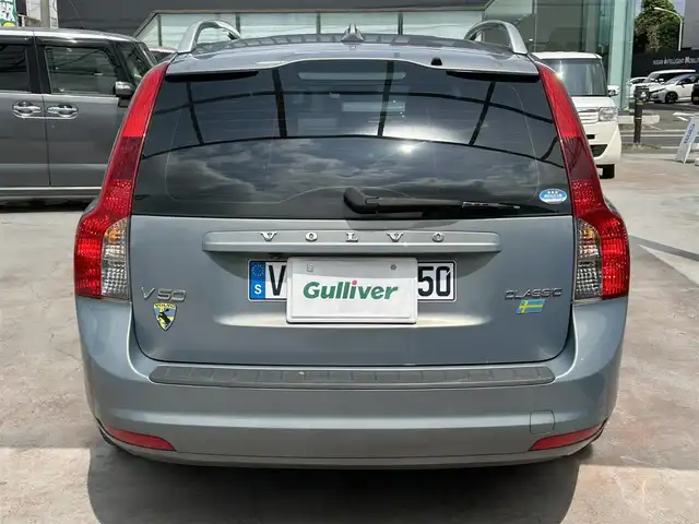 ボルボ Ｖ５０ 2．0 クラシック 京都府 2012(平24)年 5.4万km カメレオンブルーメタリック  社外HDDナビ/ レザーシート/　・前席パワーシート/　・前席シートヒーター/ サンルーフ/ クルーズコントロール/ ETC/ 12Vシガーソケット/ センターコンソール/ 電動格納ミラー/ HIDヘッドライト/ フォグライト/ 純正17インチアルミホイール/ ルーフレール